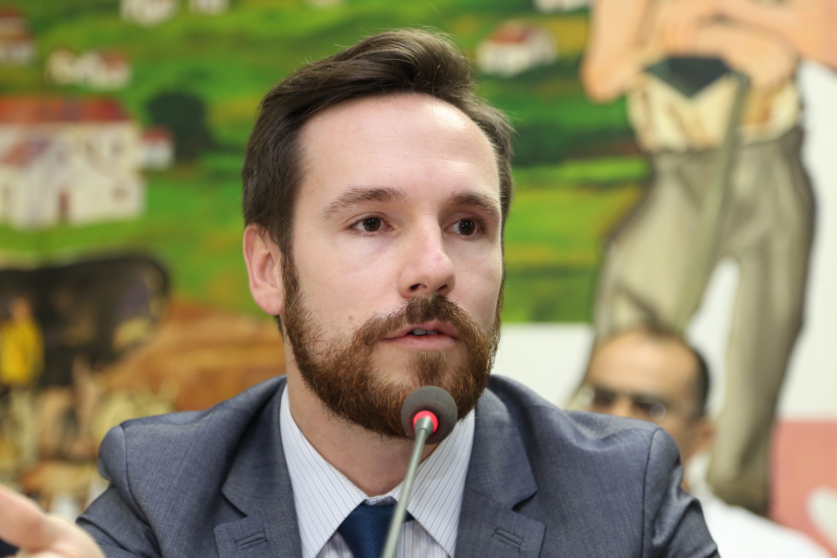 Secretário de Finanças nega cópia de projeto do Rio de Janeiro