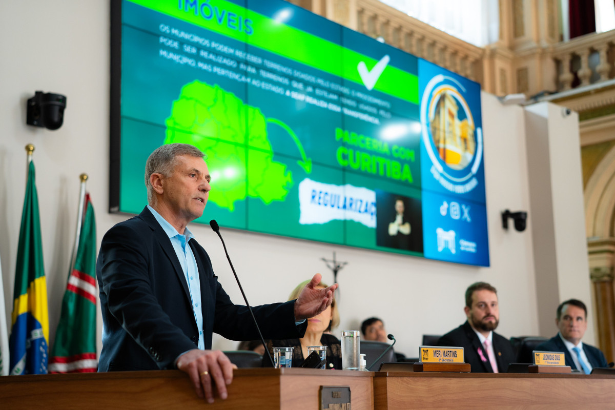 Secretário Luizão detalha parcerias em visita à Câmara de Curitiba