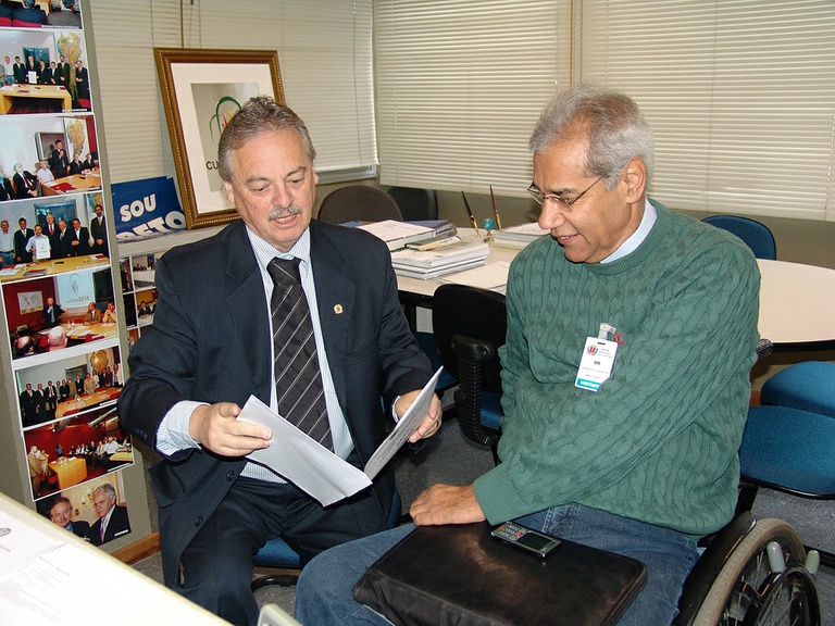 Secretário visita líder 