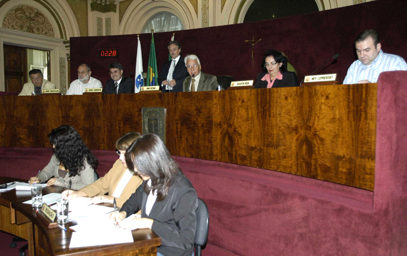 Secretários acompanham votação na Câmara 