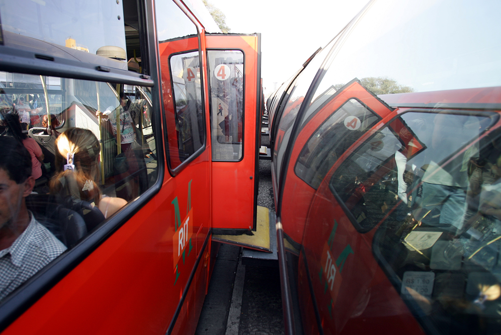 Seguro deve ser informado a usuários de ônibus 