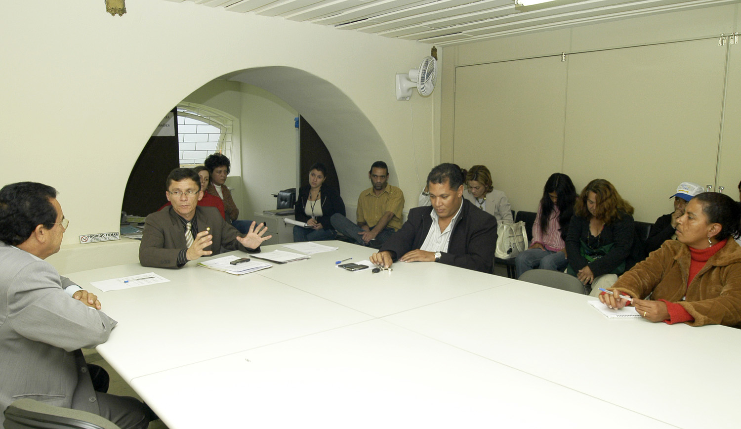 Sem-teto fazem denúncias à Comissão de Segurança 