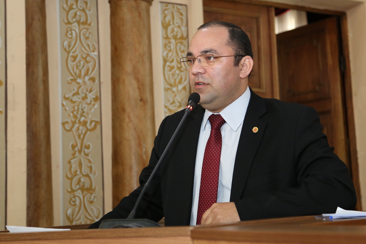 Semana de Combate à Automutilação alerta sobre suicídio