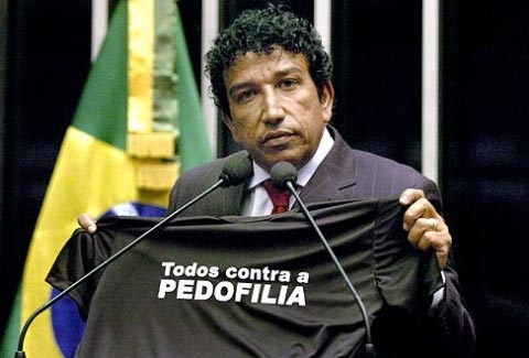 Seminário com Magno Malta debate combate à pedofilia 