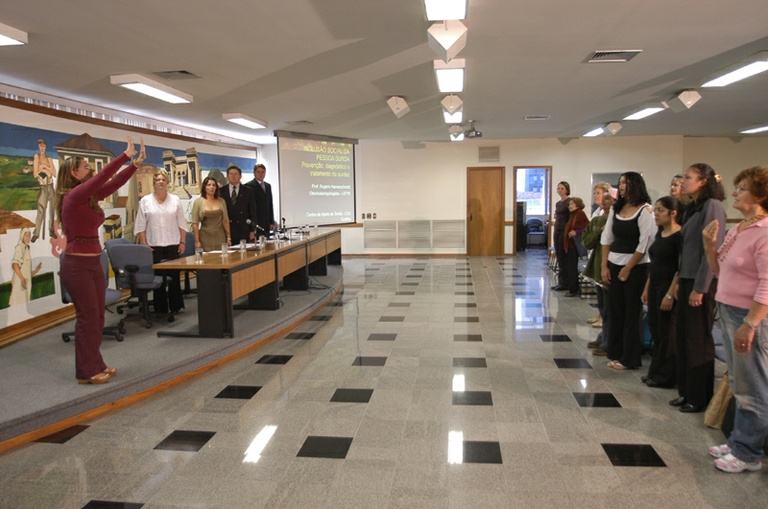 Seminário debate inclusão social da pessoa surda  