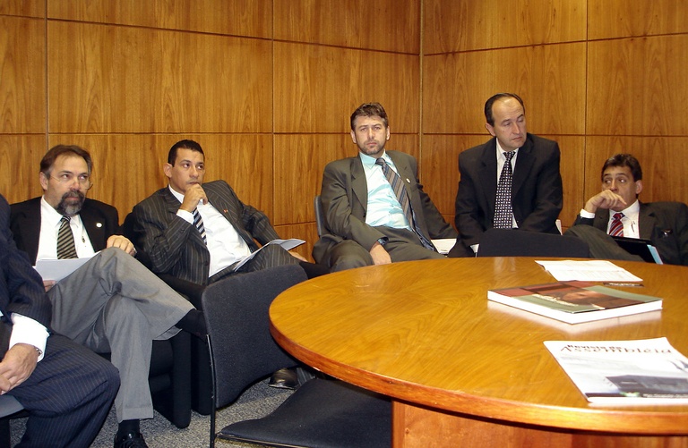 Senado decide discutir com mais calma a PEC dos Vereadores 