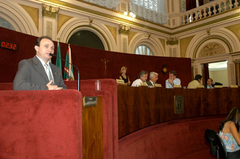 Senador Bornhausen terá cidadania curitibana 