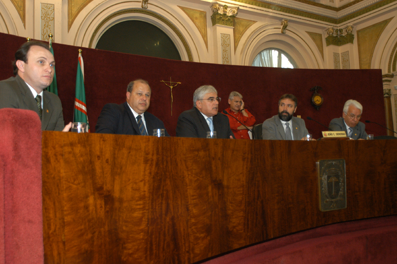 Senador incentiva a integração dos Legislativos 