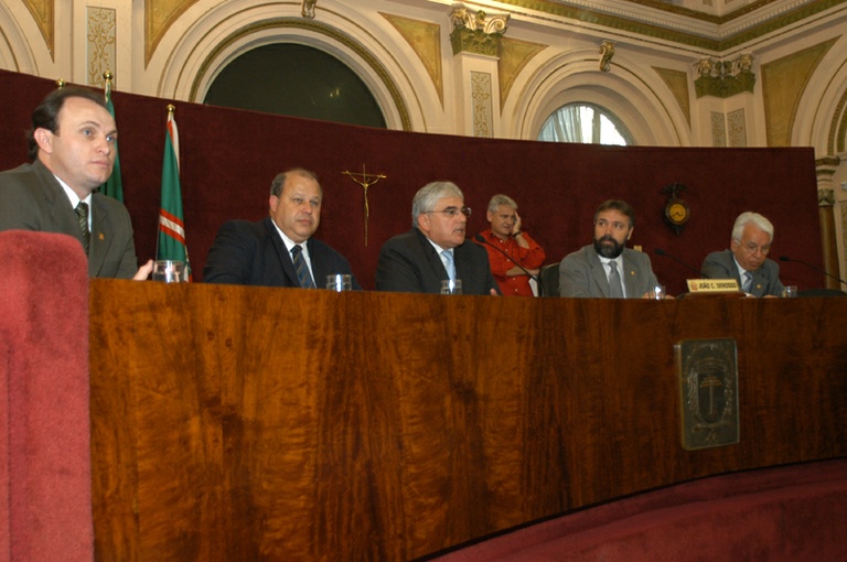 Senador incentiva a integração dos Legislativos 