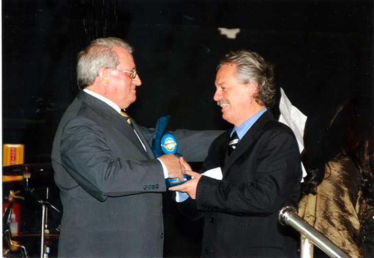 Senap premia líderes 