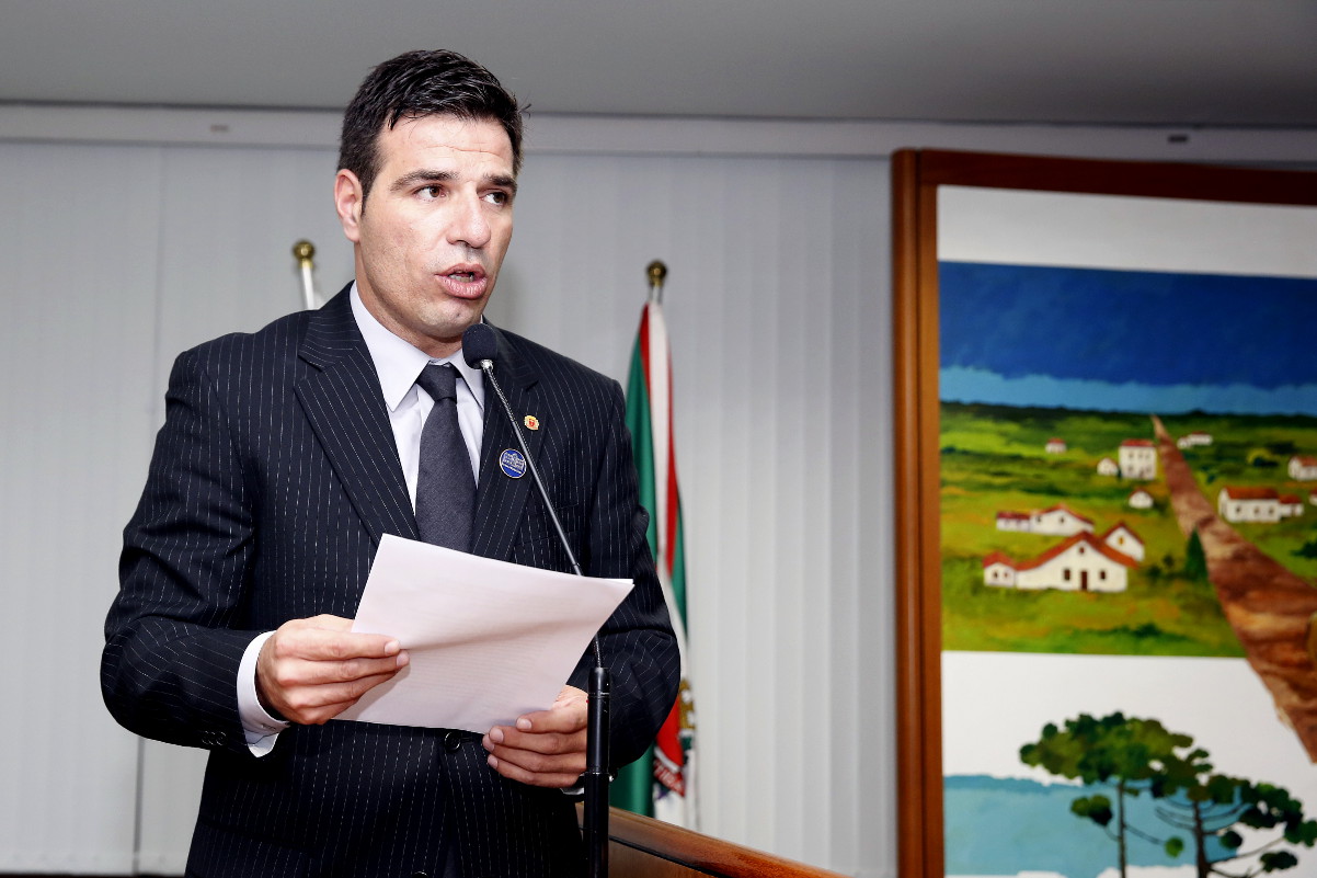 Sessão Solene homenageia 135 anos da Santa Casa de Curitiba