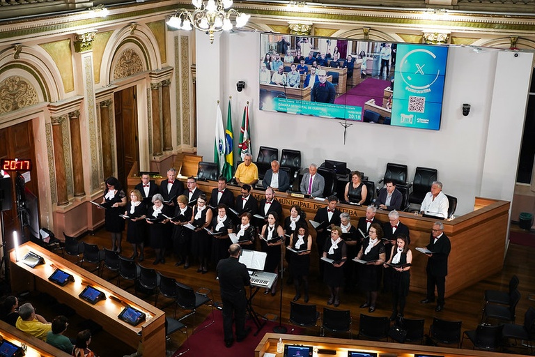 Sessão solene homenageia Coral Folclórico Italiano Santa Felicidade