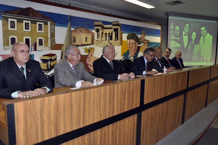 Sessão solene marca 130 anos da Sociedade Thalia 