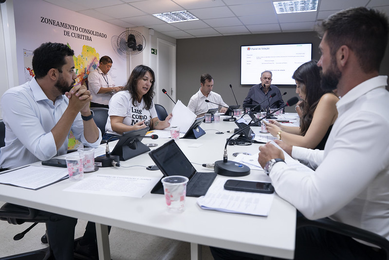 Sharenting: CCJ encaminha debate sobre exposição infantil nas redes