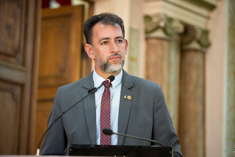 Símbolo da pessoa idosa: Câmara de Curitiba mantém arquivamento do projeto