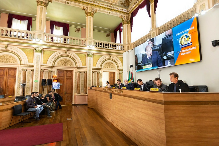 Simplificação de alvará a eventos avança na Câmara de Curitiba