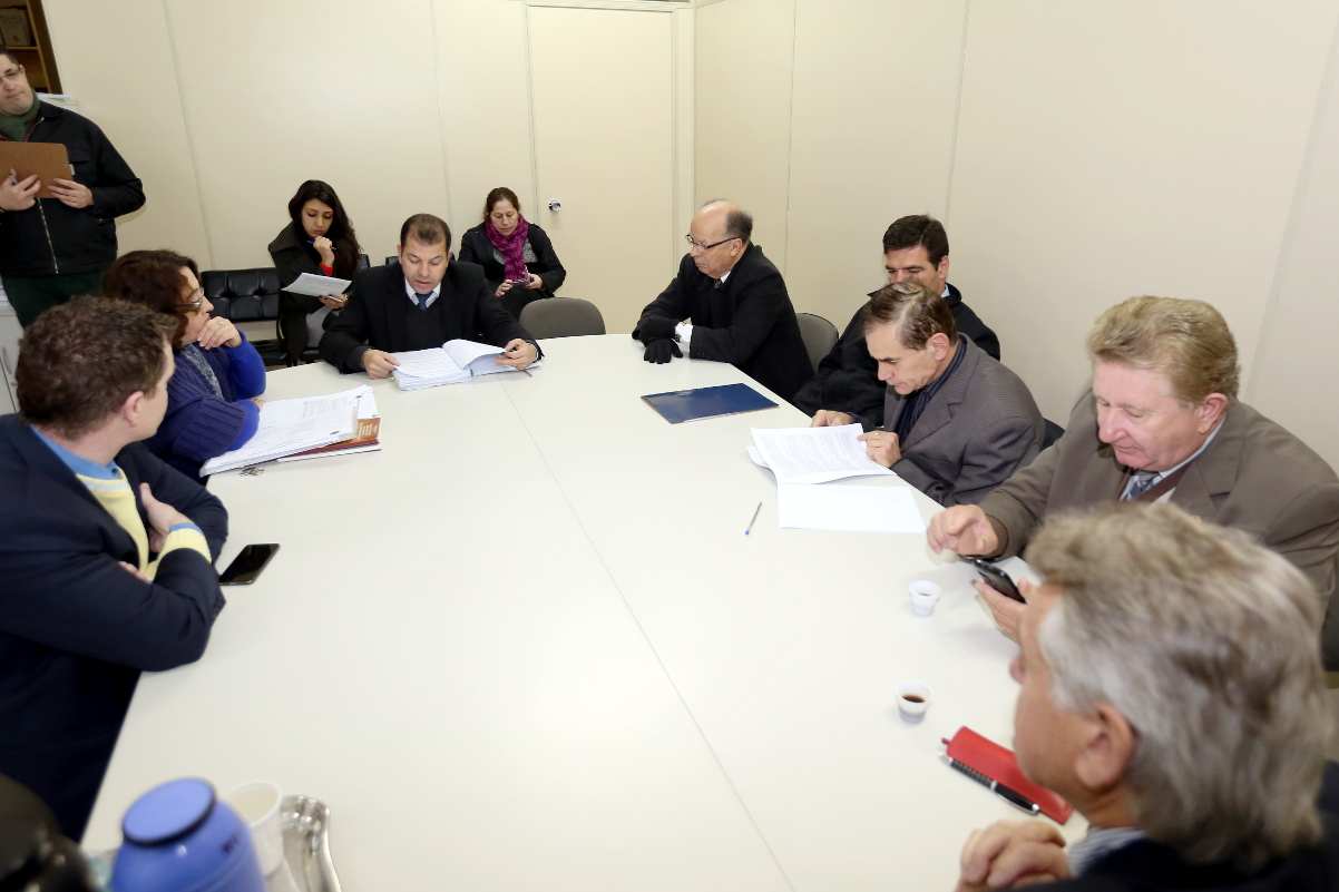 Sob queixas, Comissão de Economia inadmitiu 8 emendas à LDO 2017