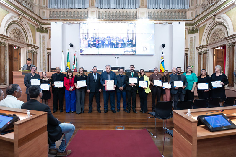 Solene homenageia 70 anos da IEQ Ecoville