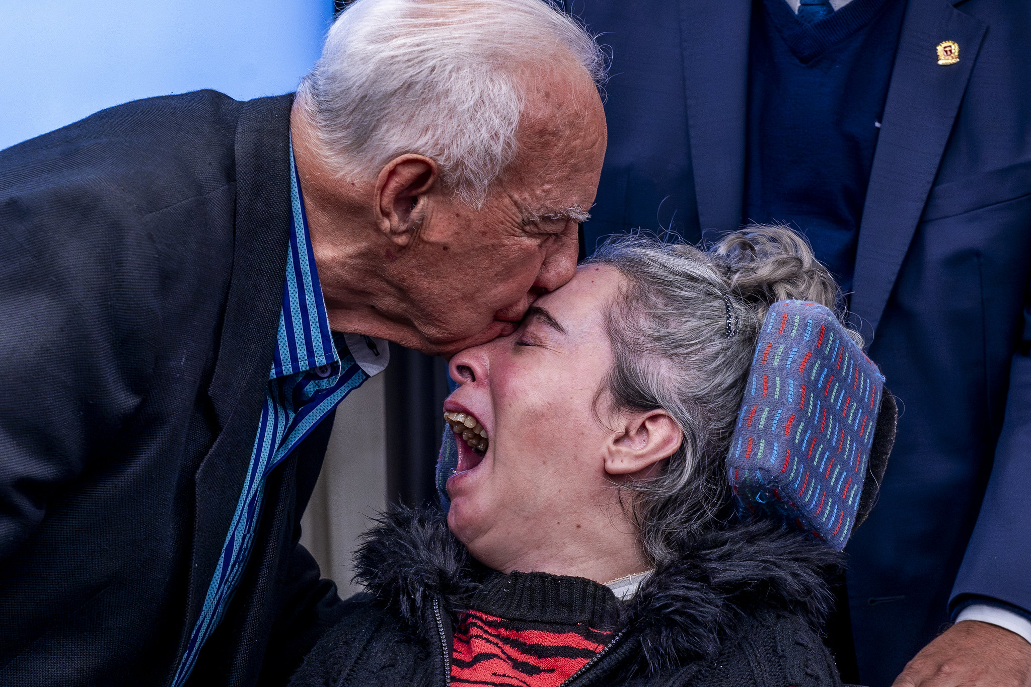 Solene na Câmara de Curitiba tem pedido de ajuda à Escola Vivian Marçal