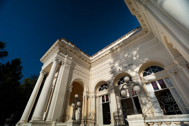 Solenes na Câmara de Curitiba destacam Tradição Gaúcha e Future Publishers