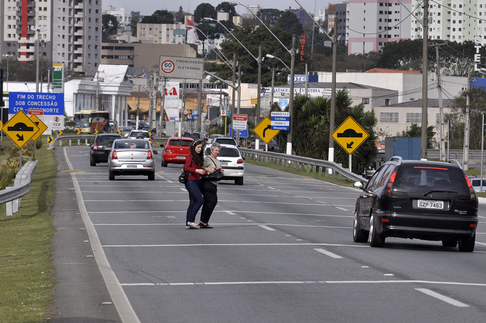 Solicitada passarela para segurança de pedestres 