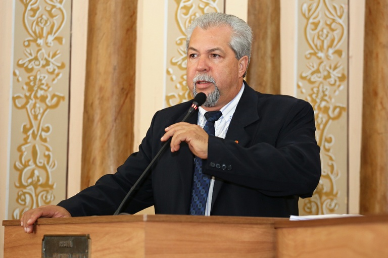 Solicitado recapeamento para trincheira  na Linha Verde