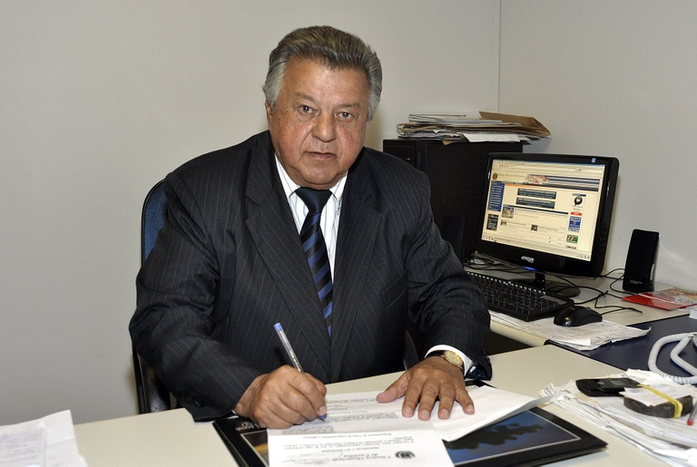 Solicitados semáforos para segurança no trânsito 