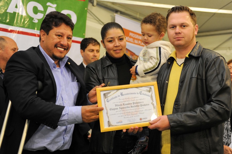 Sonho da casa própria se realiza, diz Denilson 