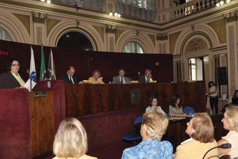 Soroptimistas recebem homenagem na Câmara 