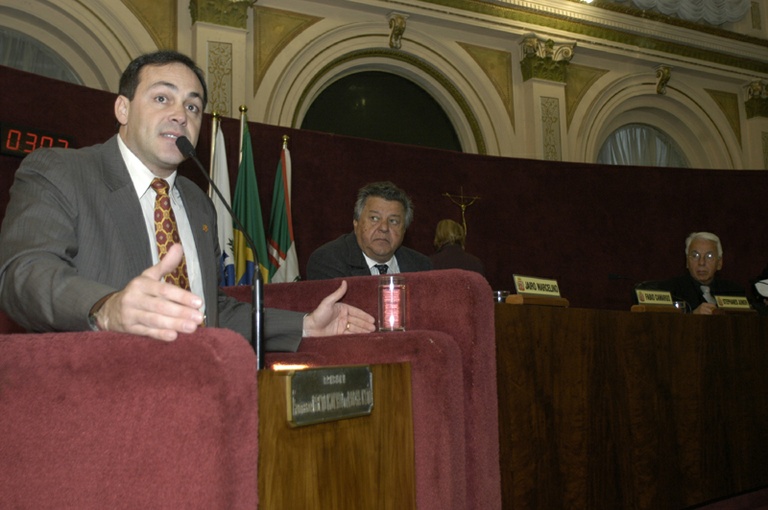 Stephanes Júnior comenta crise política 