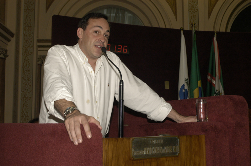 Stephanes Júnior comenta debate 