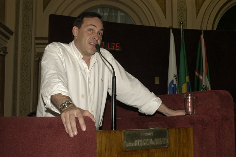 Stephanes Júnior comenta debate 