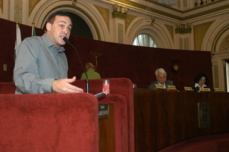 Stephanes Júnior faz críticas ao governo federal 