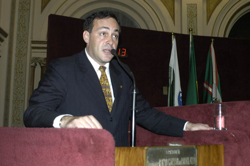 Stephanes Júnior reprova atitude de presidente do STF 