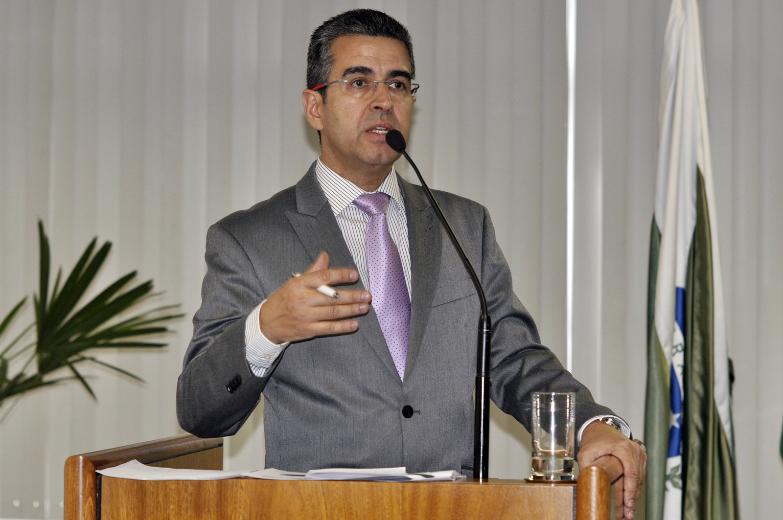 Subsídio afeta transporte intermunicipal, diz presidente da Urbs