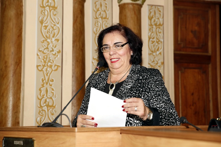 Substitutivo prevê cota mínima de poltronas a gestantes