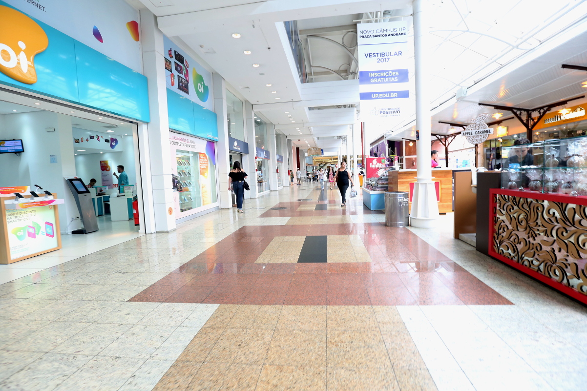 Substitutivo prevê multa para shoppings sem mapas em Braille