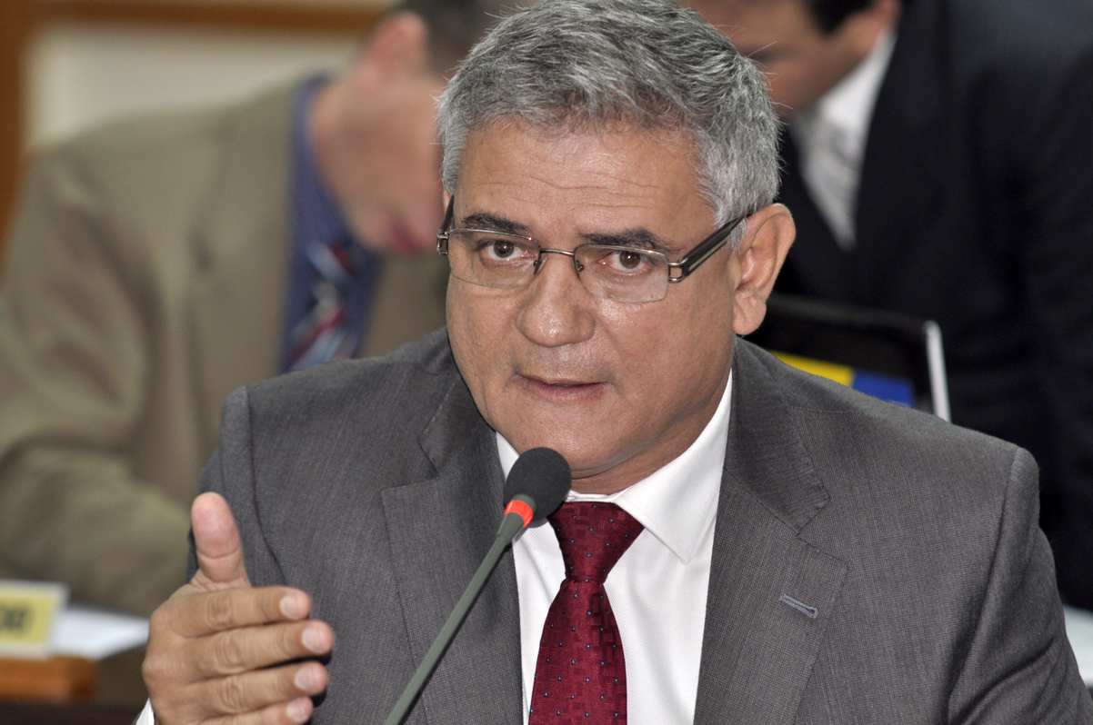 Sugerida faixa exclusiva  para motos em Curitiba 