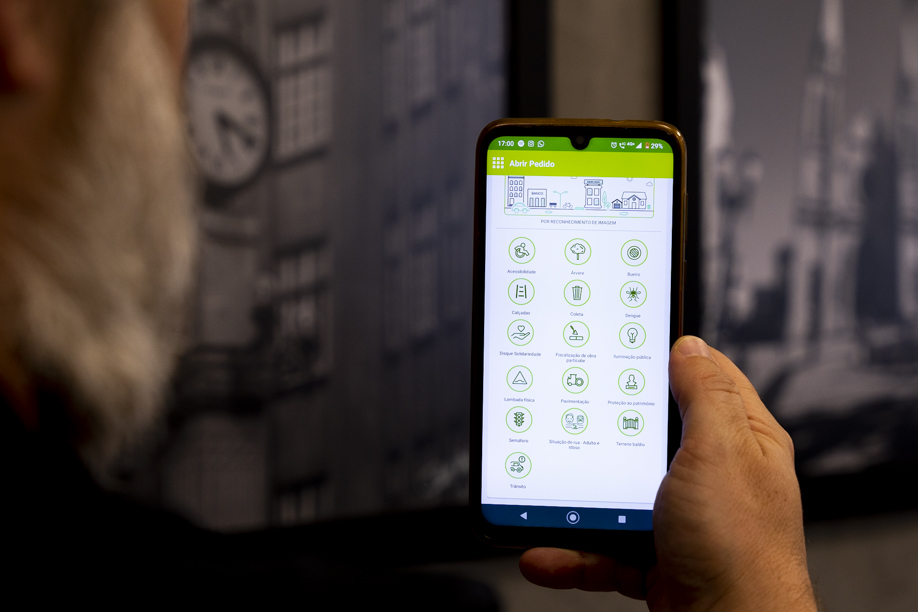 Sugerida a inclusão da saúde no menu da Central 156 de Curitiba