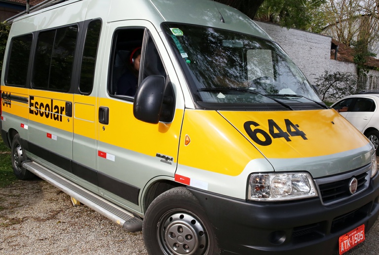 Sugerida isenção de taxas para transporte escolar e taxistas 