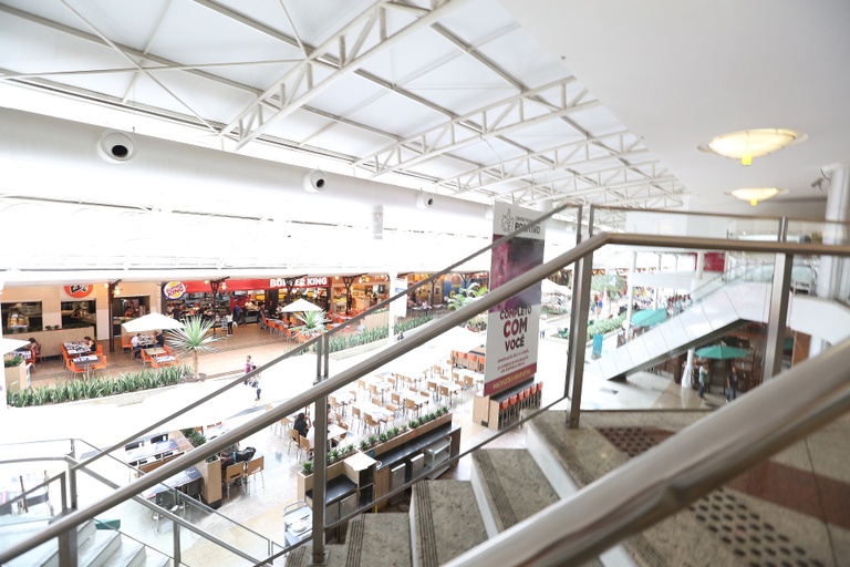 Sugerida mudança no horário de atendimento ao público no comércio