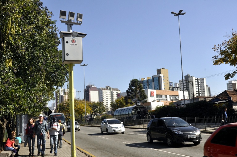 Sugerida regulamentação de multas por radares