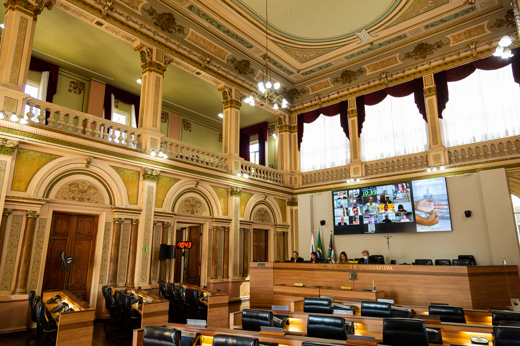 Sugeridas ao Executivo feira no Hauer e reforma de passarelas