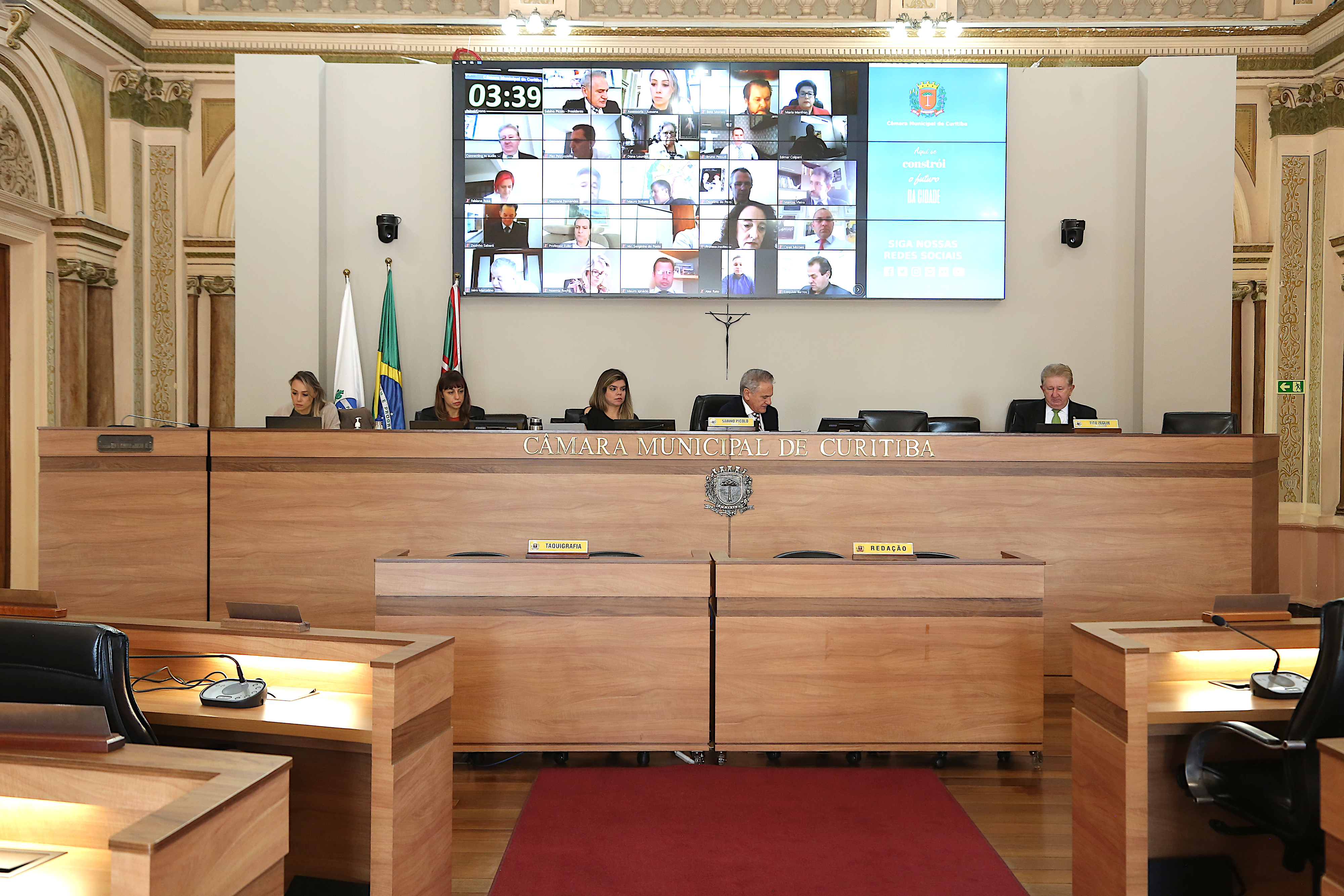 Sugerido atendimento psicológico gratuito a profissionais da saúde