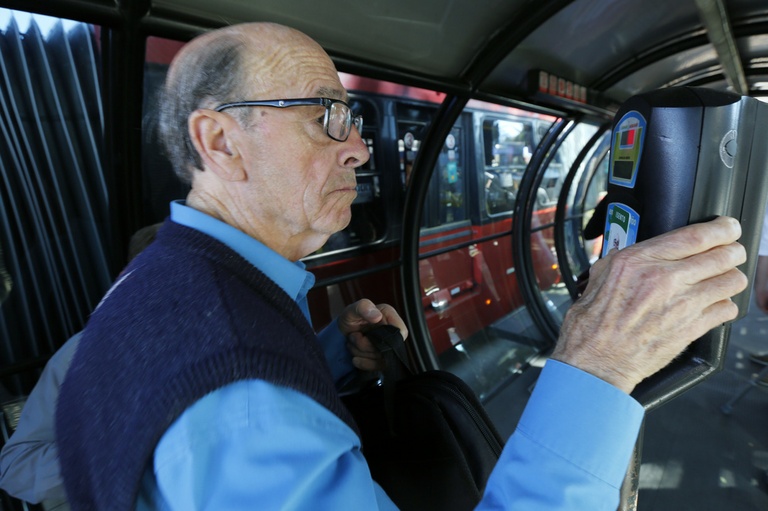 Sugerido uso exclusivo de cartão transporte nos ônibus de Curitiba