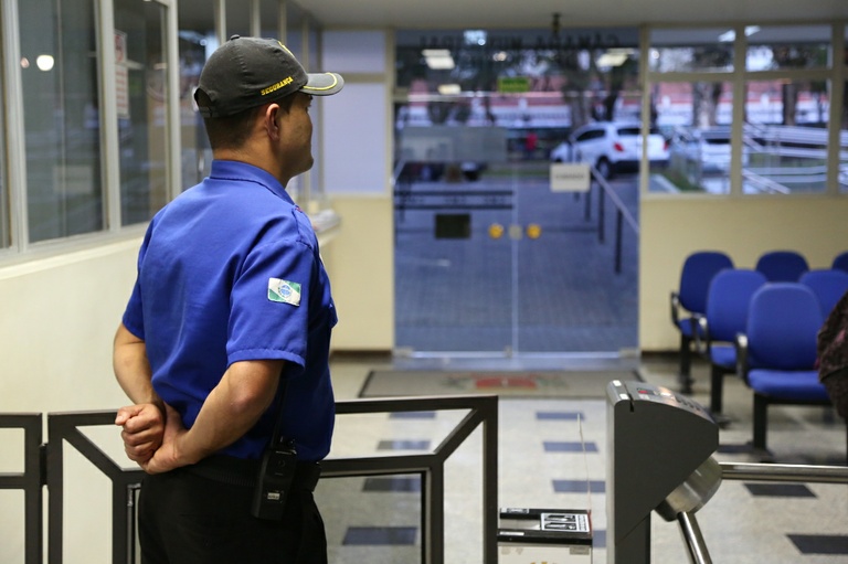 Terceirizações no serviço público: projeto é alterado na Câmara de Curitiba