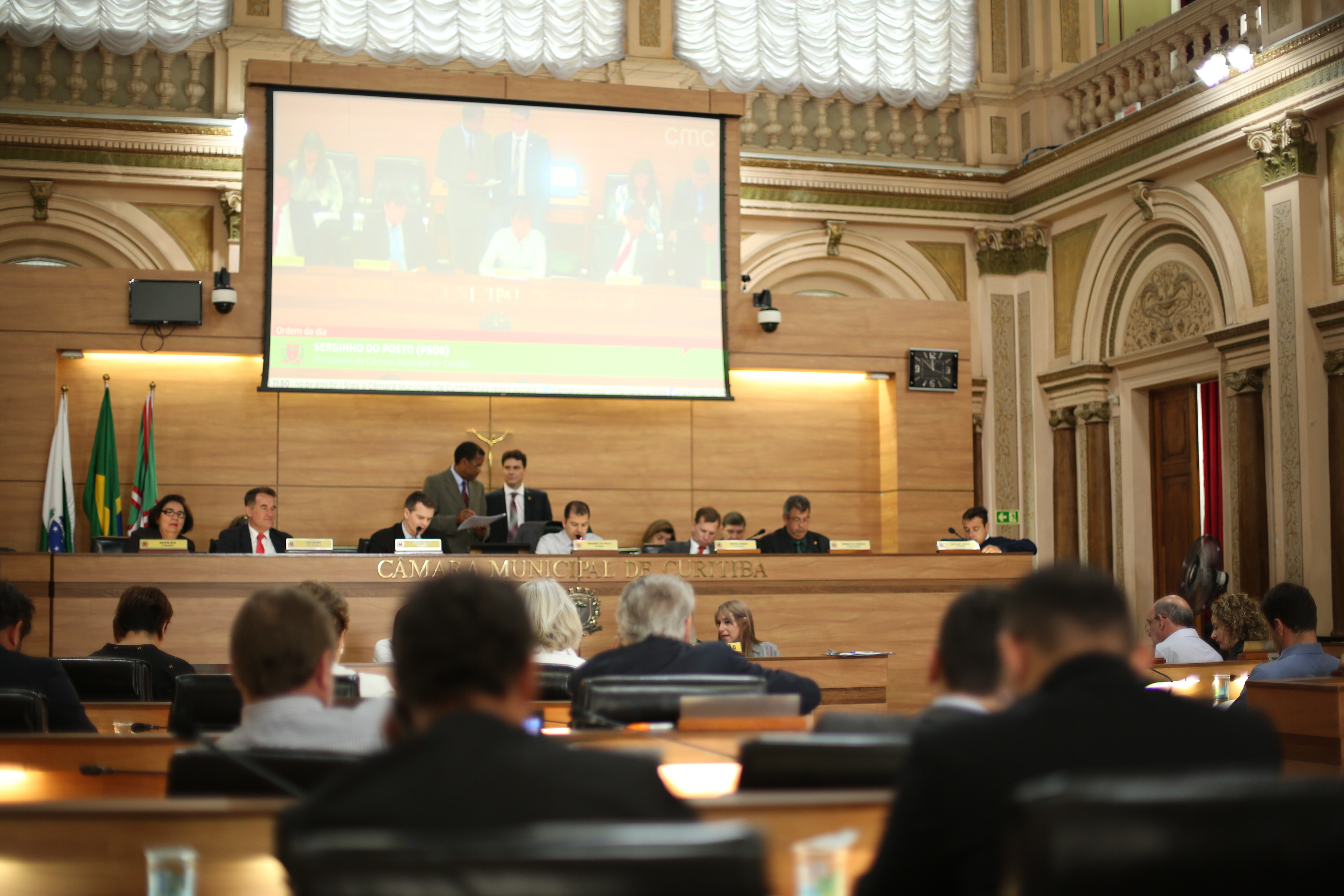 Texto-base da LOA 2018 é aprovado; votação será retomada às 14h