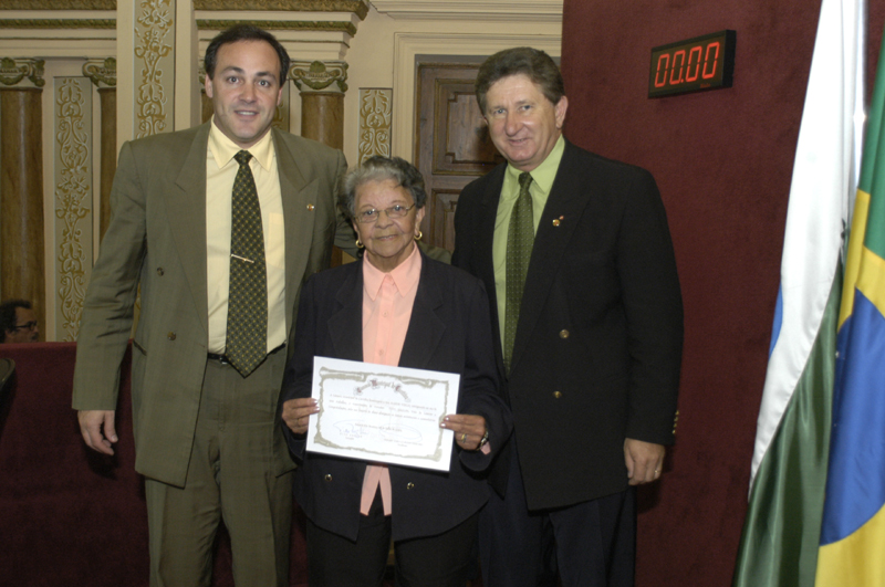 Tia Nahir recebe Votos de Louvor 