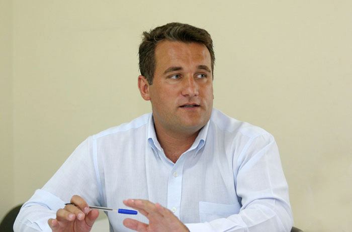 Tico Kuzma entrega justificativa ao TRE 