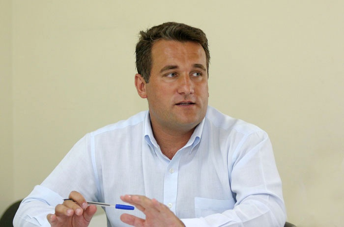 Tico Kuzma entrega justificativa ao TRE 